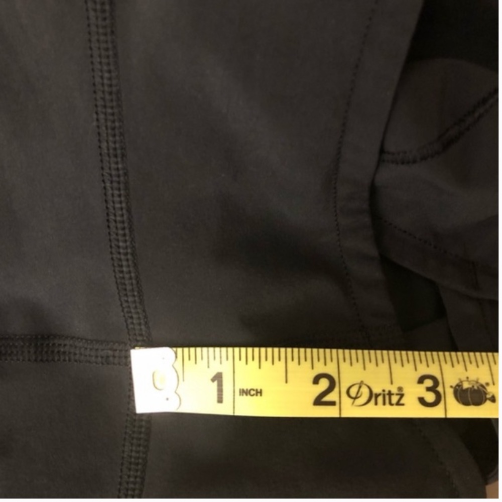 LULULEMON Black Speed Up Shorts 2.5” Inseam Liner Adjustable Waist Vented 6 Reg - Picture 4 of 10